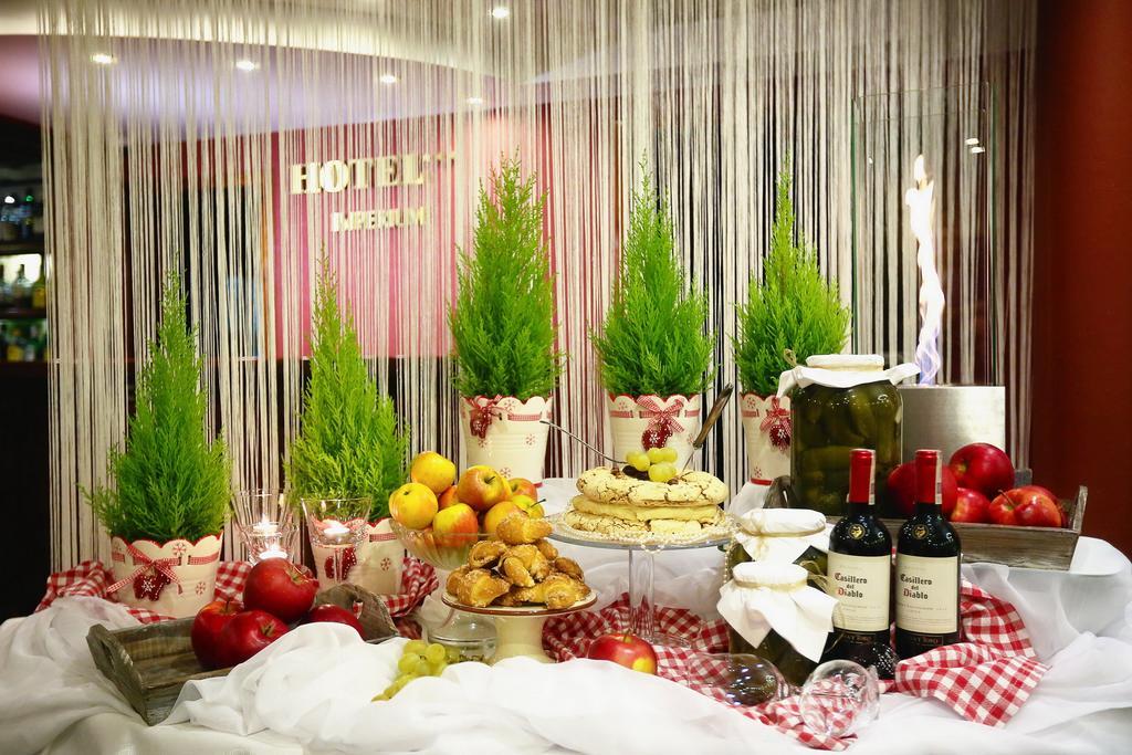 Hotel Imperium Хелмжа Экстерьер фото