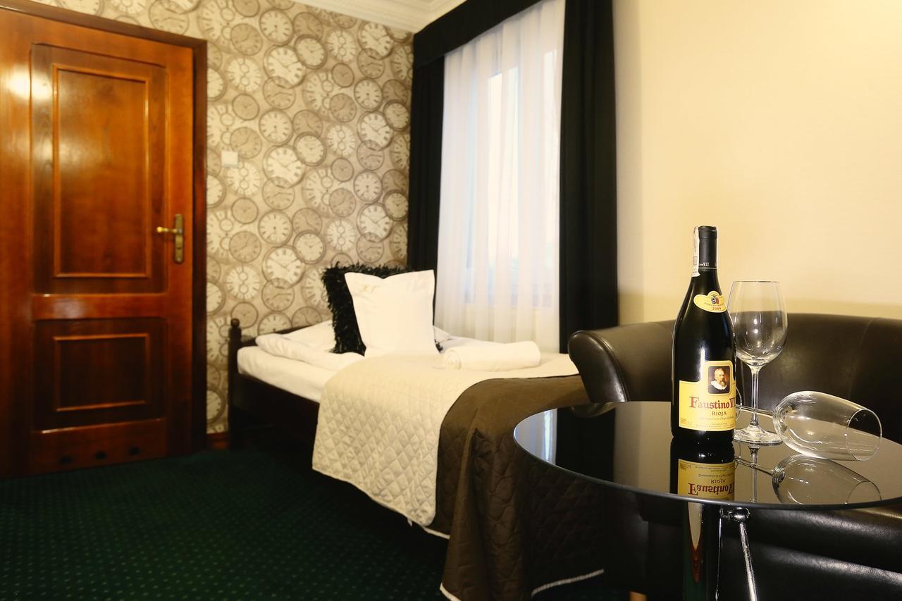 Hotel Imperium Хелмжа Экстерьер фото